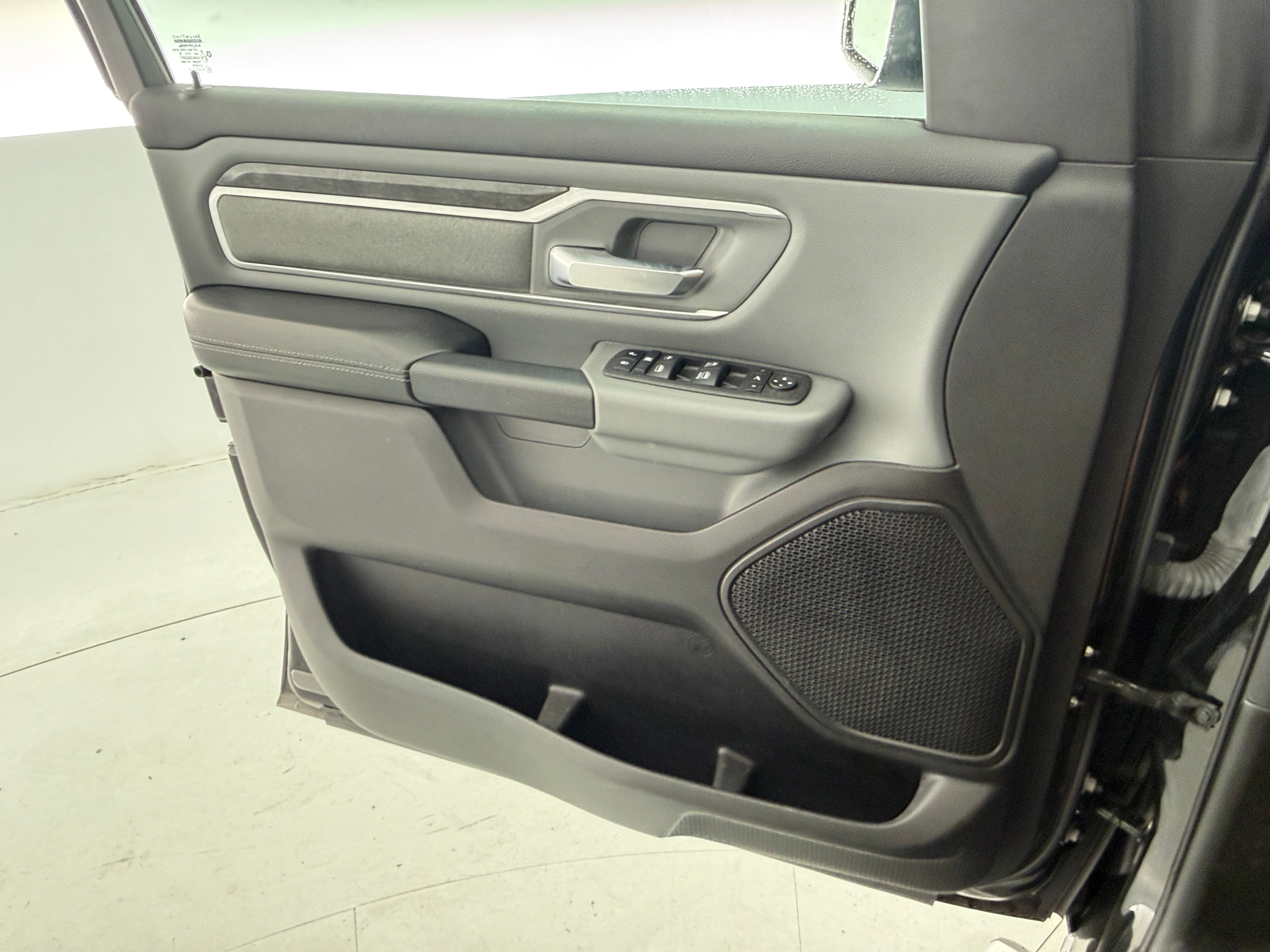 ram ram 1500 pickup 2023 1C6RRFFG5PN530960 image ram ram 1500 pickup 2023 1C6RRFFG5PN530960 image